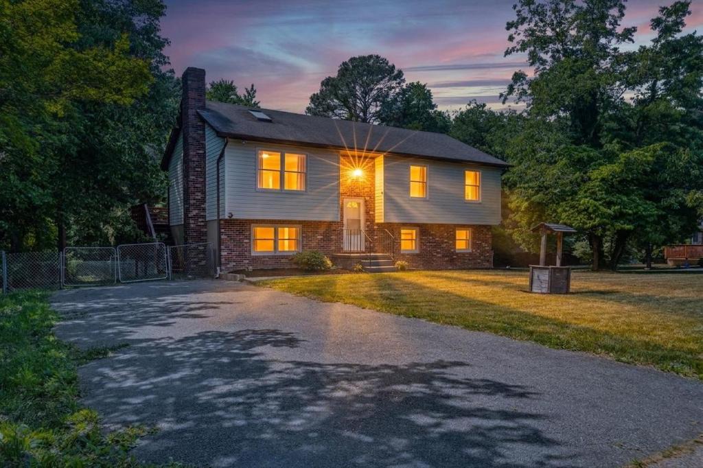 Chesapeake Ranch Estates-Drum Point Apartment | Lusby 5BD Family Home with Private Beach Access