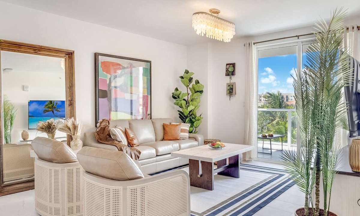 Downtown Hollywood Apartment | Lux 3BR City-View Retreat in Hollywood, 5th Floor
