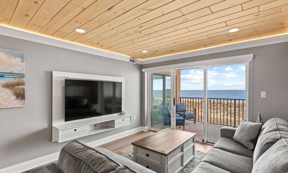North Ocean City Condo | Luxe Oceanfront Condo | Pool & Hot Tub, Sun Deck