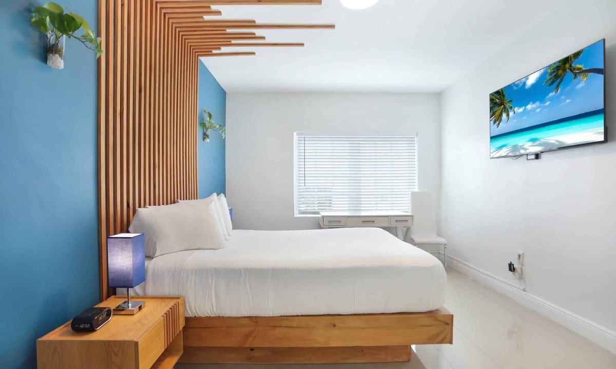 City Center Hotel | Luxe South Beach Escape – Prime Location!