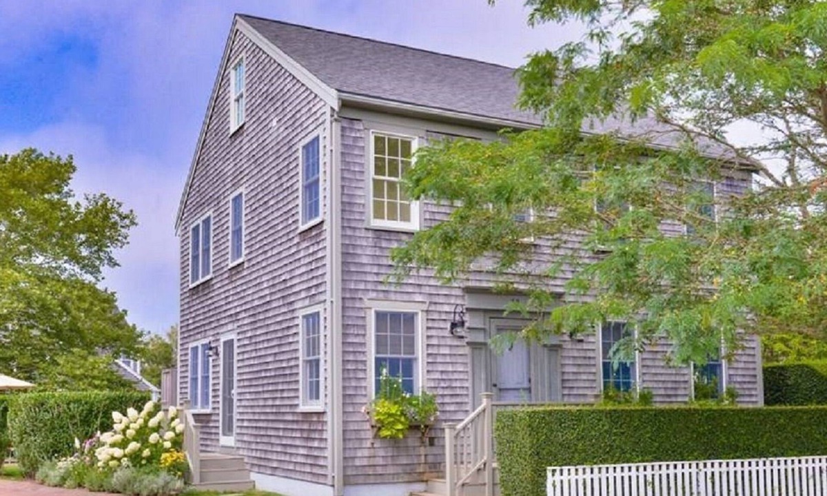 Nantucket House | Luxurious Island Escape: Spacious, Ideally Located Near Surfside Beaches & Town