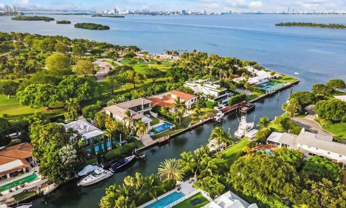 Northeast Miami House | Luxurious Miami Waterfront Gateaway A Location