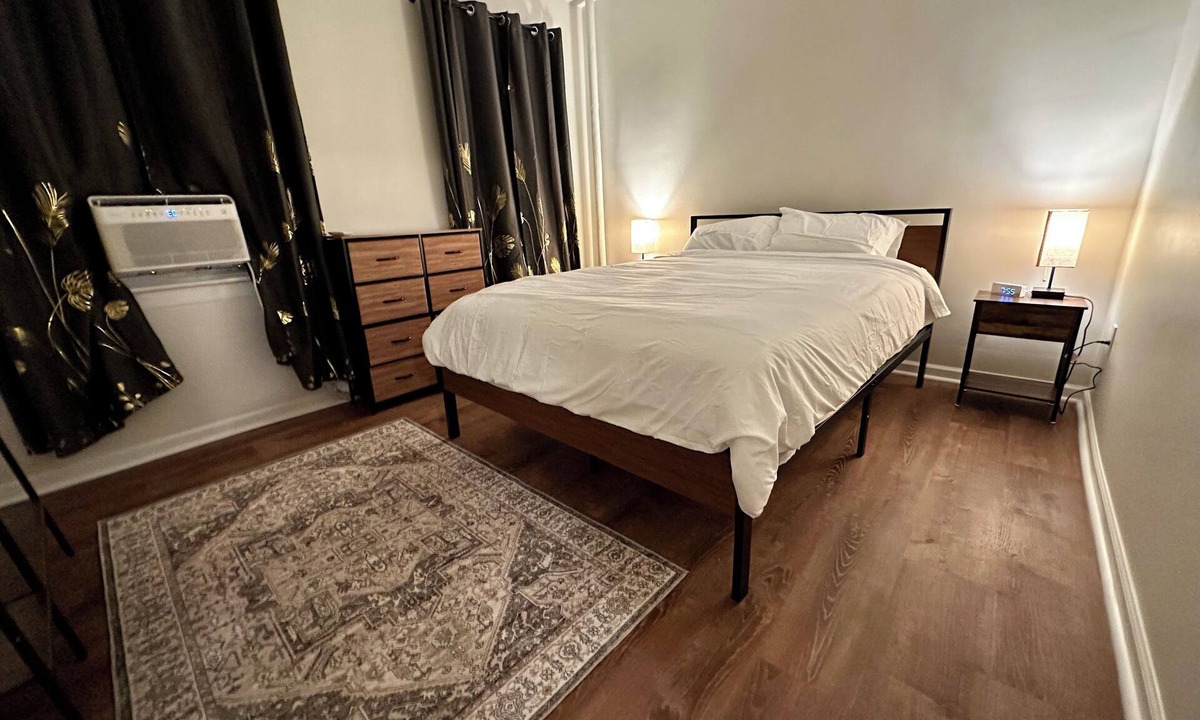 Belleville Apartment | Luxurious Newly-Renovated, Near Hospitals & Short trip to NYC. Pets Welcome!