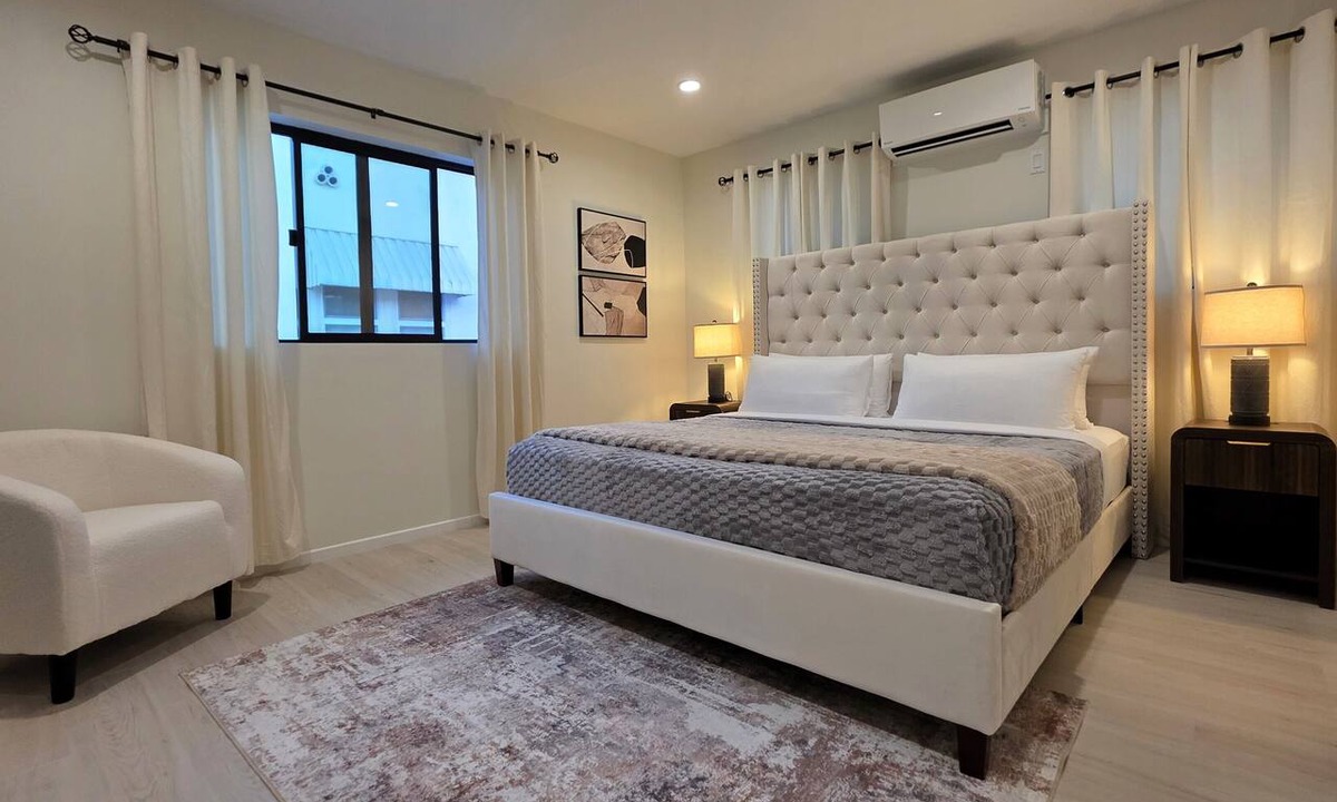 Beverly Hills Apartment | Luxury 2-Bedroom Near Cedars-Sinai & Rodeo Drive Walk to markets and restaurants