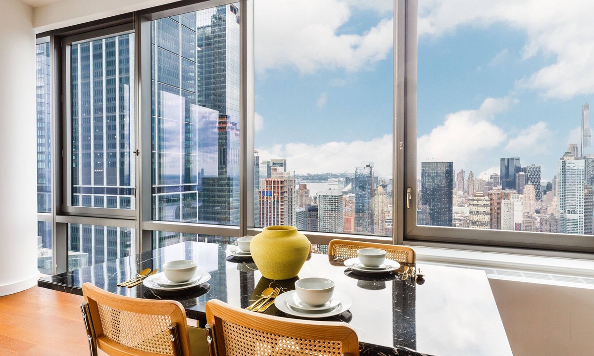Theater District Apartment | Luxury 2BR Times Square High Floor Skyline Views Sleeps 4