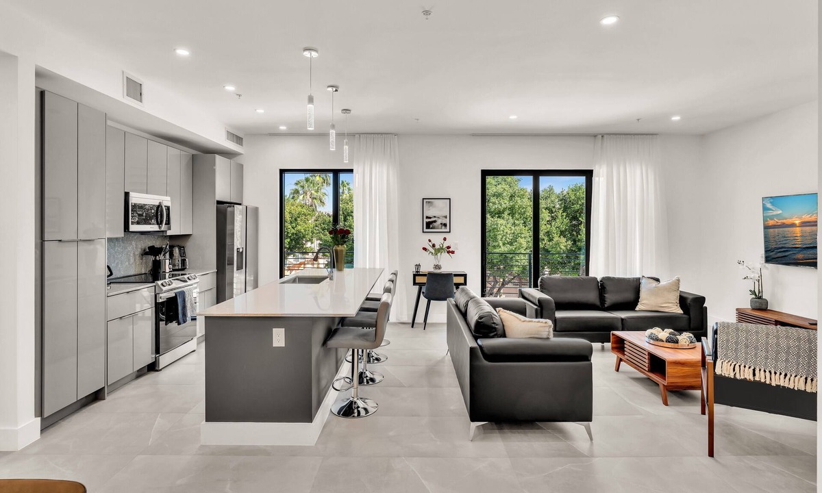 Harbordale Apartment | Luxury 3 Bedrooms APT Brand new, Perfectly located #204