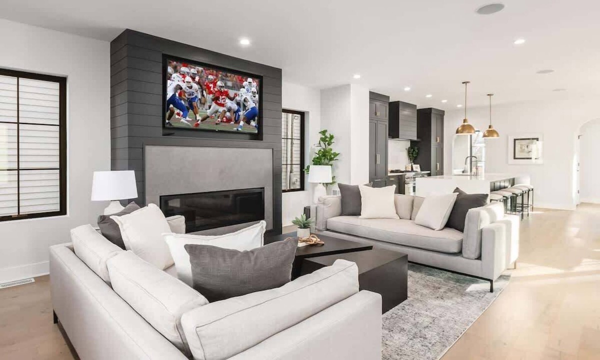 Downtown Columbus House | Luxury 4-Bedroom New-Build Short North Home with Private Rooftop Terrace