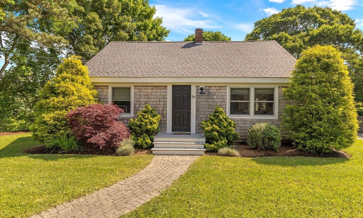 Yarmouth Port House | Luxury 4br Cape Cod House, 5 Mins Beach, Pets OK, Sleeps 12, Fully Updated