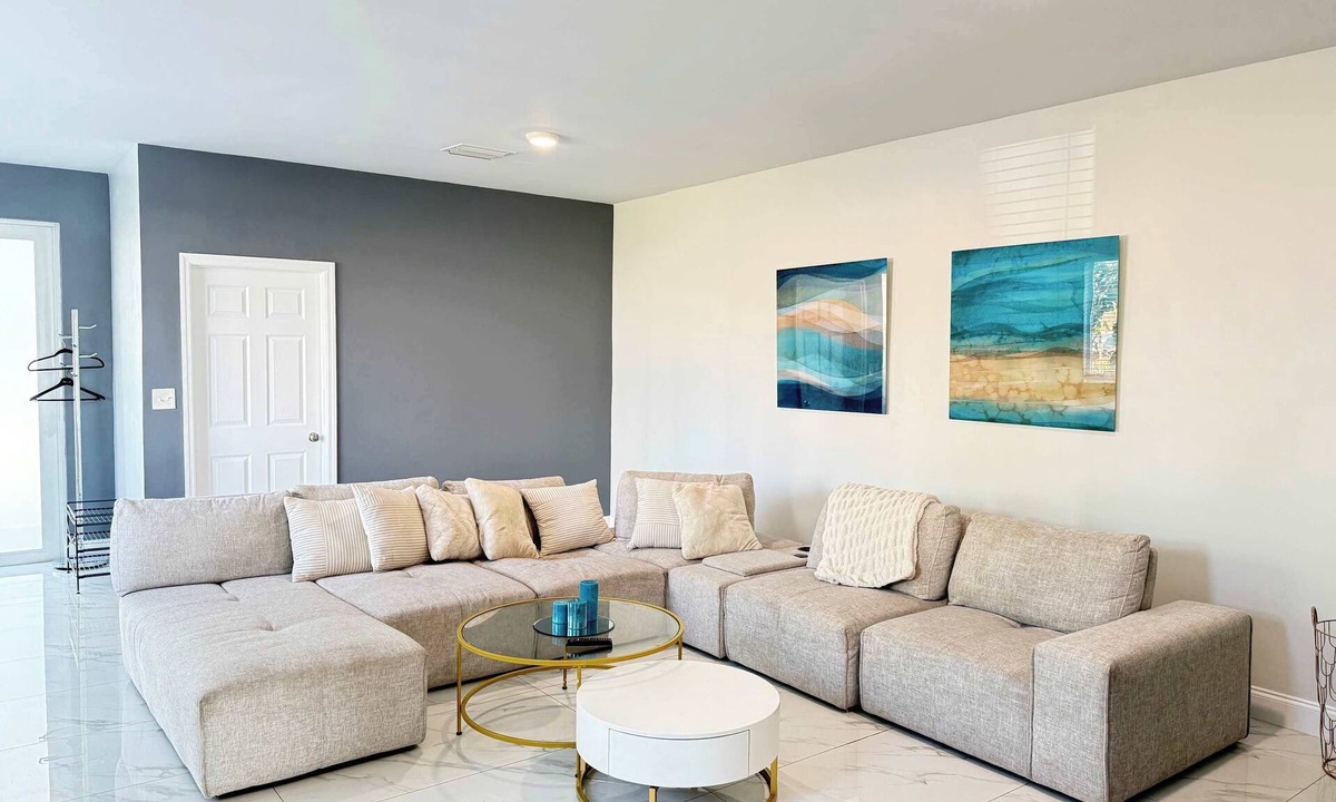 Allapattah House | Luxury 4BR Miami Villa with Hot Tub and Gazebo!
