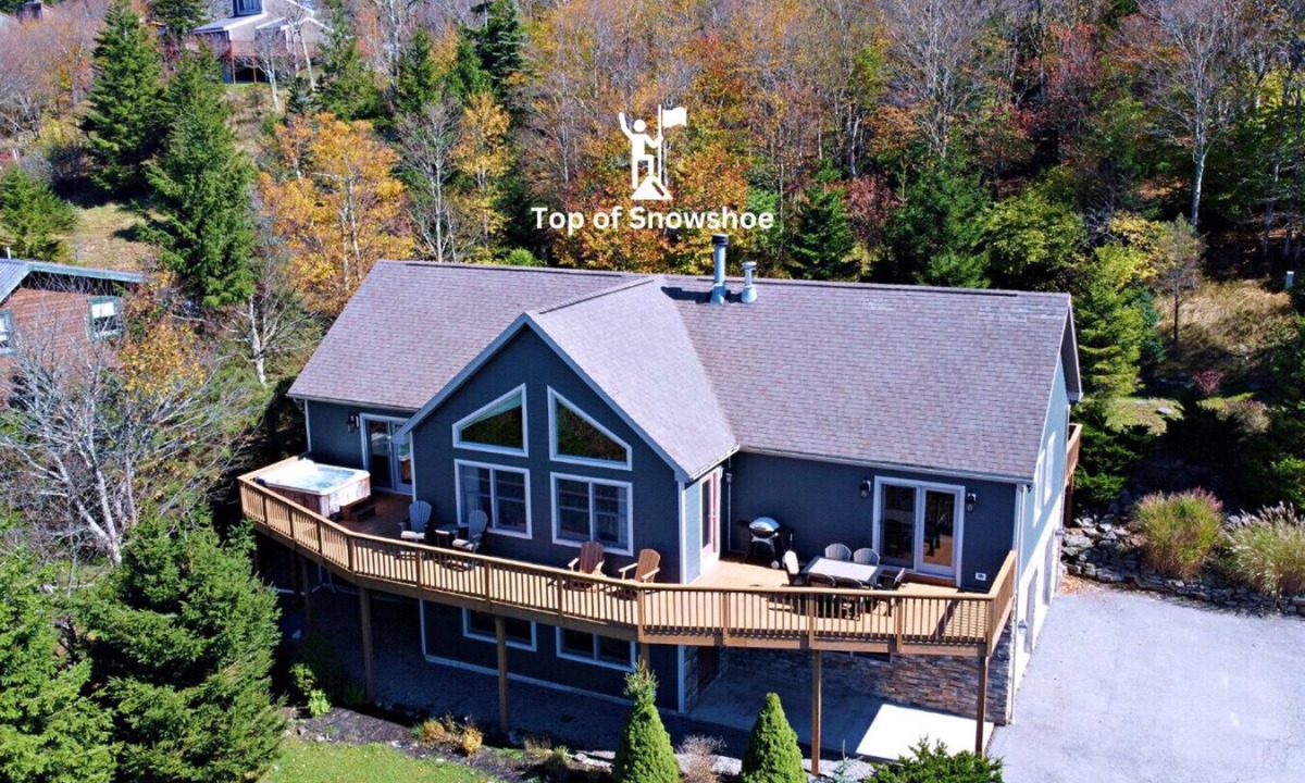 Edray Cabin | Luxury at Snowshoe | Jacuzzi Mountain Views + Arcade