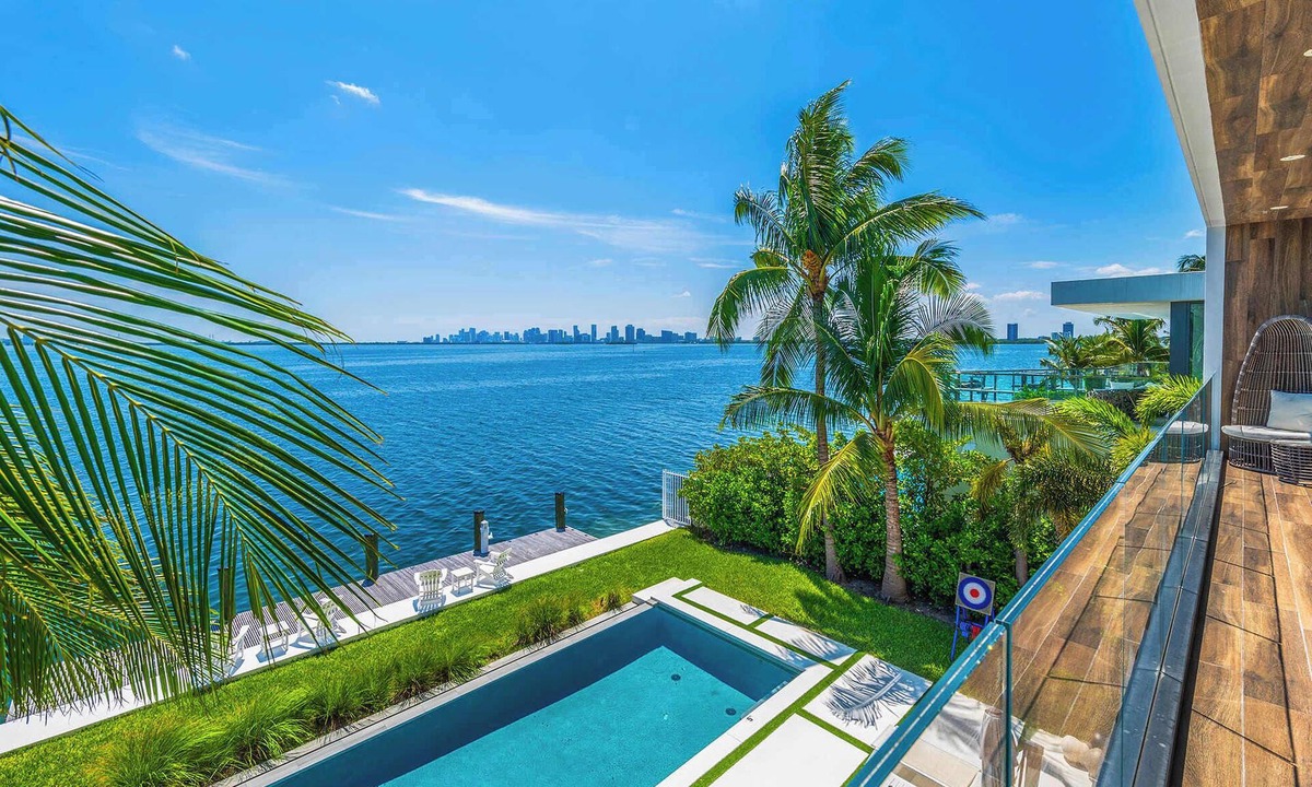 North Bay Village Villa | Luxury Bayfront Villa with Pool New Construction