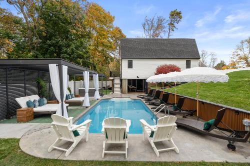 West Chatham House | Luxury Beach Barn with Pool, Hot Tub & Sauna