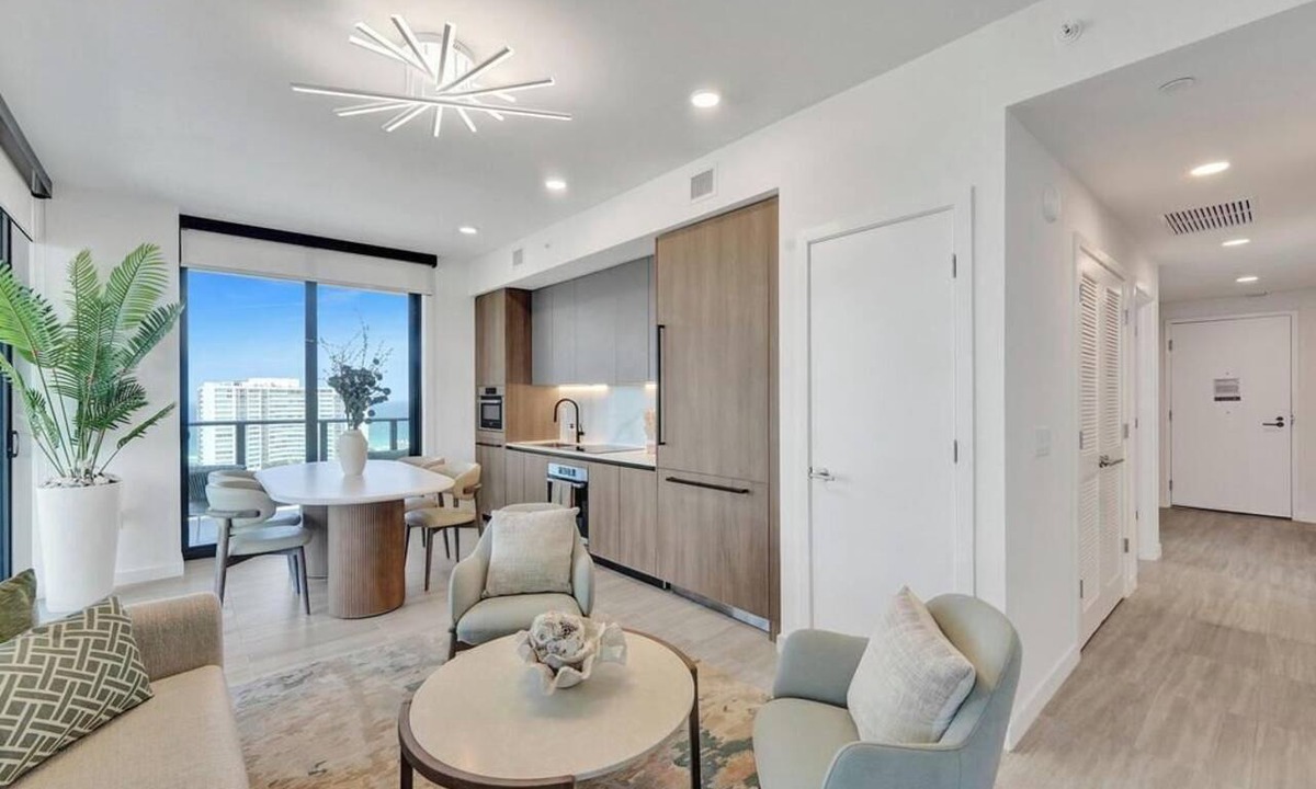 North Beach Condo | Luxury Beachside 4BR | Ocean Views, Pool & Gym