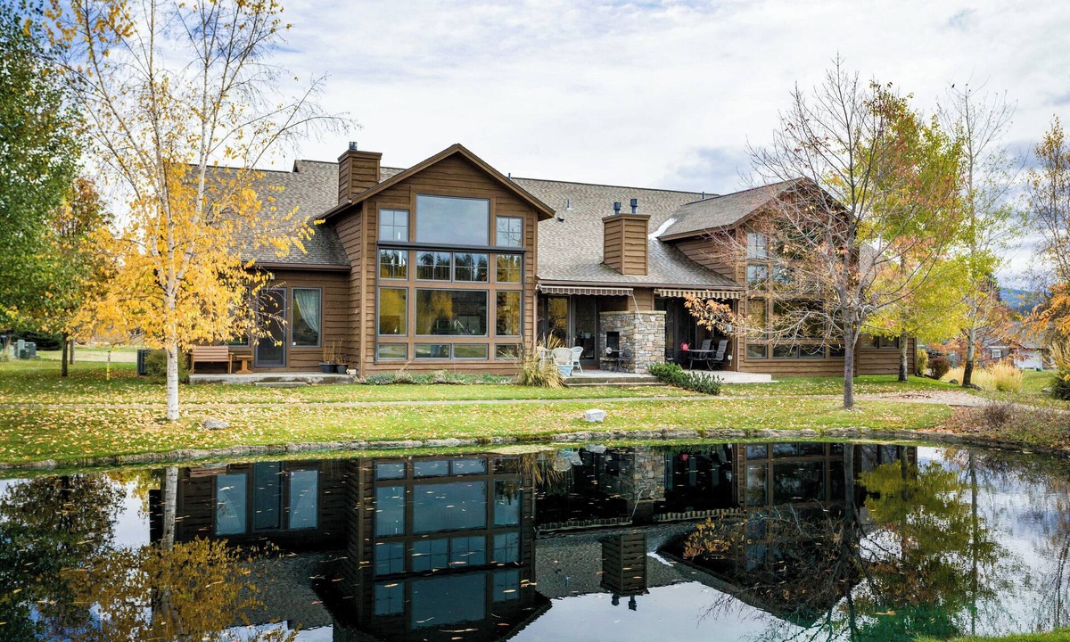 Bigfork Condo | Luxury Bigfork Retreat | Pond Views, Stone Fireplace & Steps from Flathead Lake | 30-Day Minimum