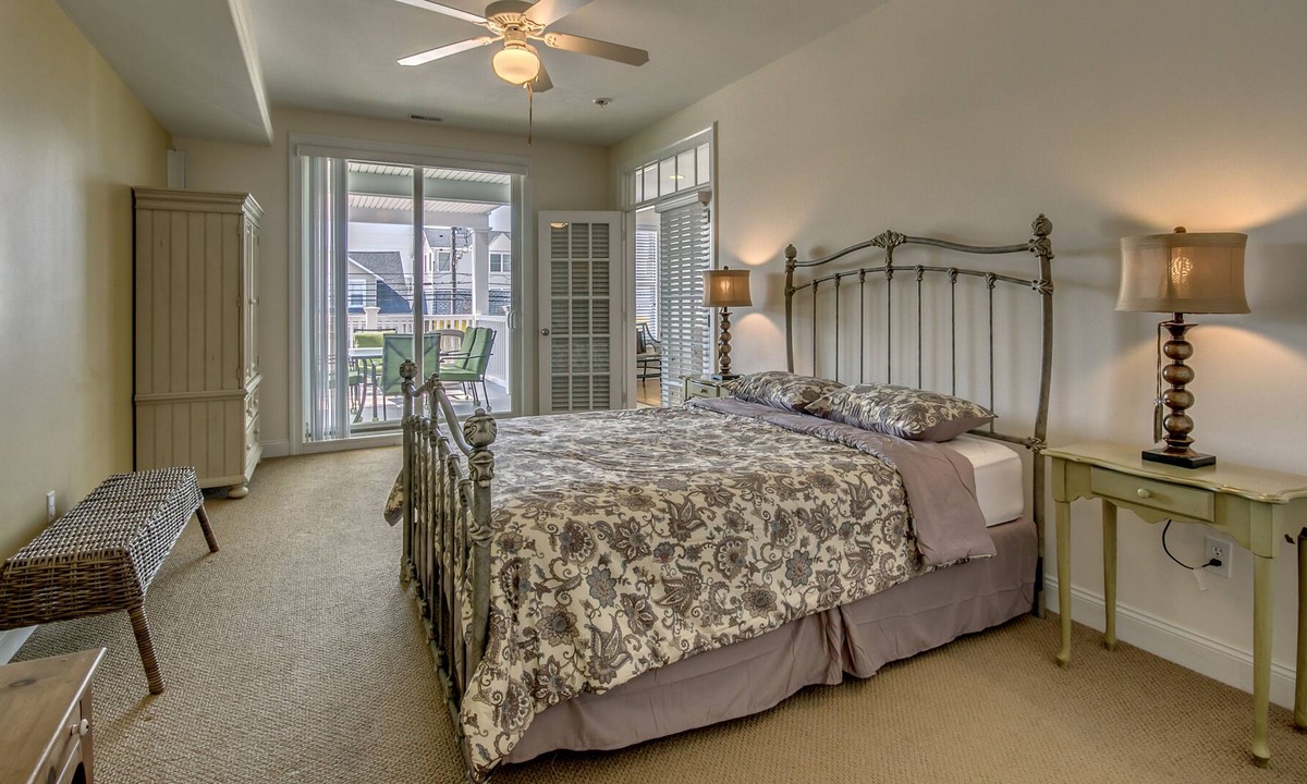 North Wildwood Condo | Luxury Condo - North Wildwood, NJ - 1 Block to BEACH- INQUIRE about DISCOUNTS