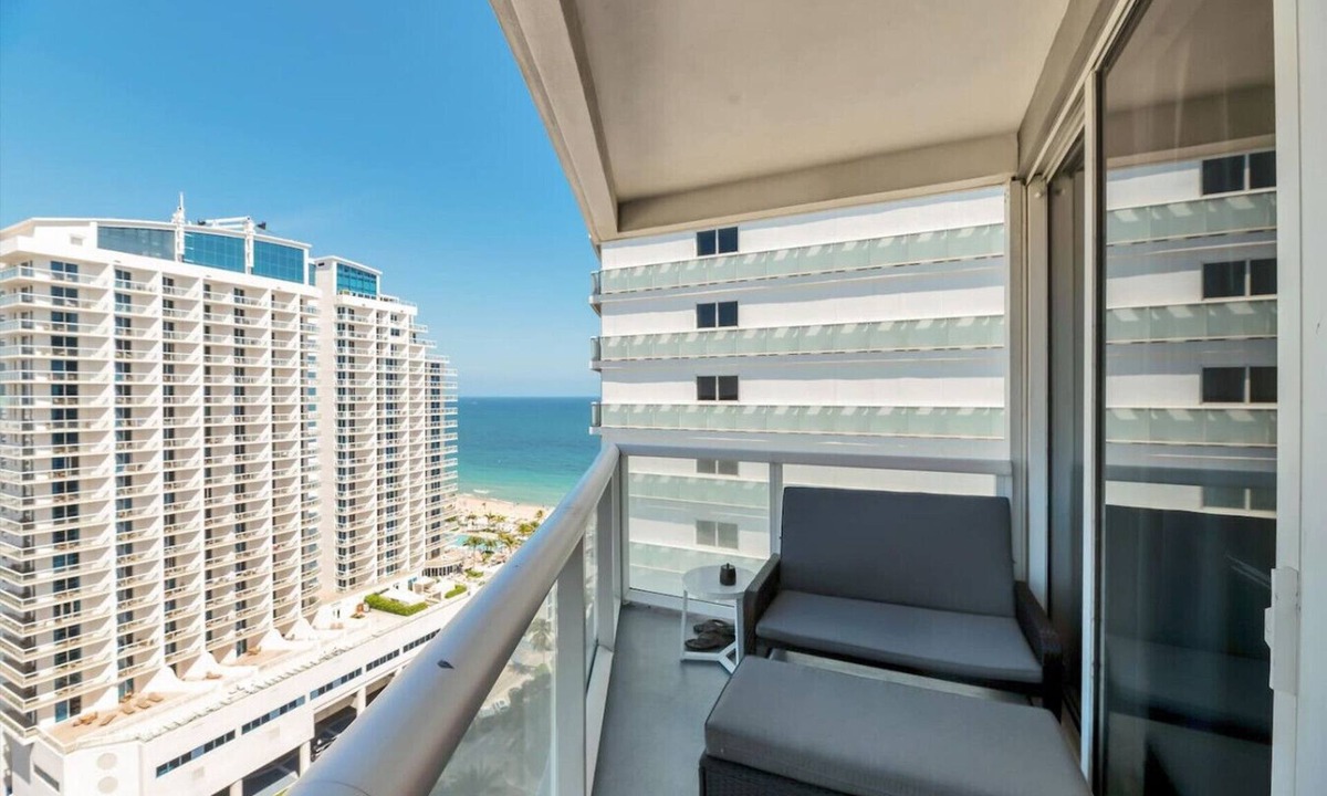 Central Beach Condo | Luxury Corner Residence at W Fort Lauderdale