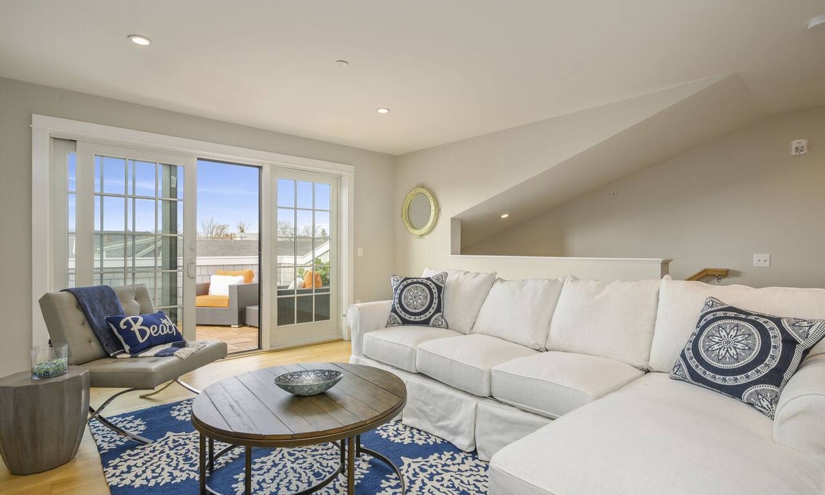 Harwich Port Condo | Luxury Downtown Harwich Port Condo Retreat
