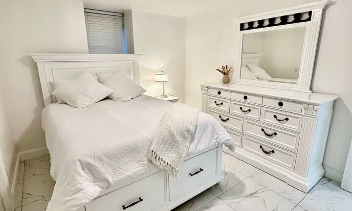Weehawken Apartment | Luxury escape near New York City
