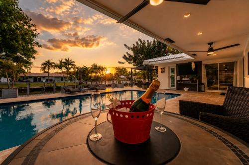 Coral Ridge Isles Villa | Luxury Fort Lauderdale Waterfront Home Heated Pool Game Room Park