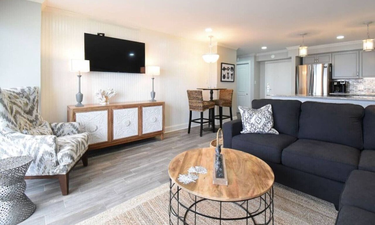 Northeast Virginia Beach Apartment | Luxury Living on the Oceanfront | Gorgeous Kitchen