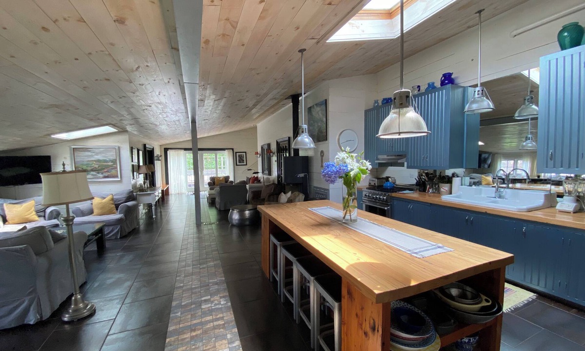 Oak Bluffs House | Luxury Loft Historic Center Oak Bluffs