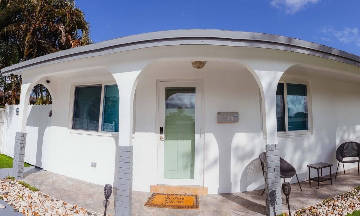 Dania Beach House | Luxury Pool Home, Near the Beach and Cruise Port