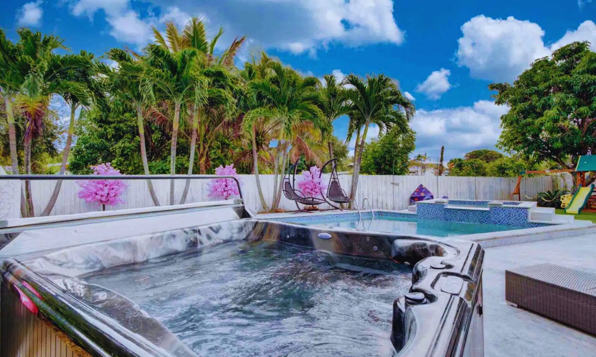 Ives Estates Villa | Luxury Retreat with Cinema, Game Table, Pool, Jacuzzi , Giant Chess, 8 Beds