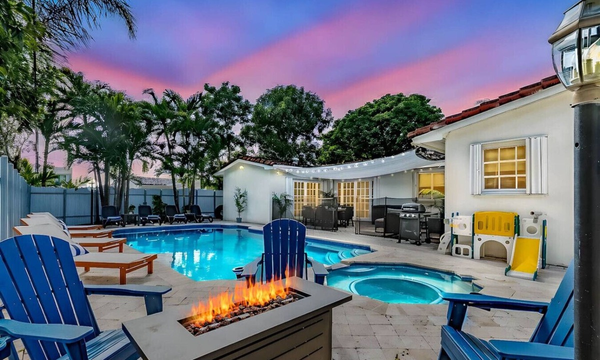 Ojus Apartment | Luxury Retreat with Heated Pool, Spa, FirePit &BBQ