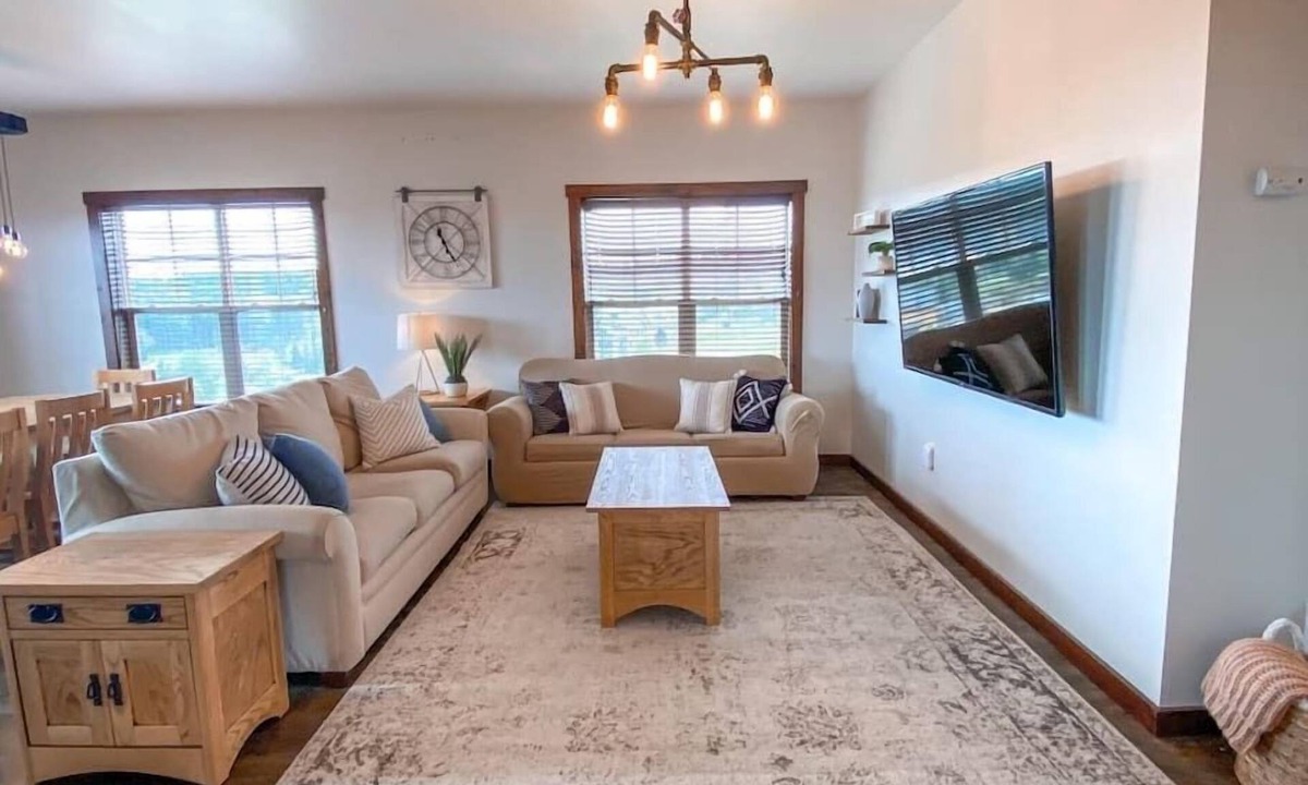 Edray Condo | Luxury Ski-In/Out Condo – 305 Soaring Eagle, Stunning Sunrise Views & Hot Tubs!