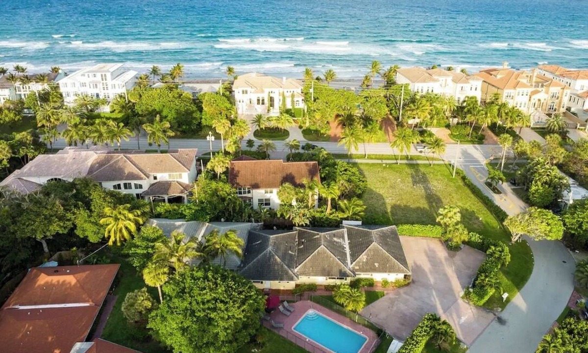 Highland Beach Villa | Luxury villa at beach with private patio/pool