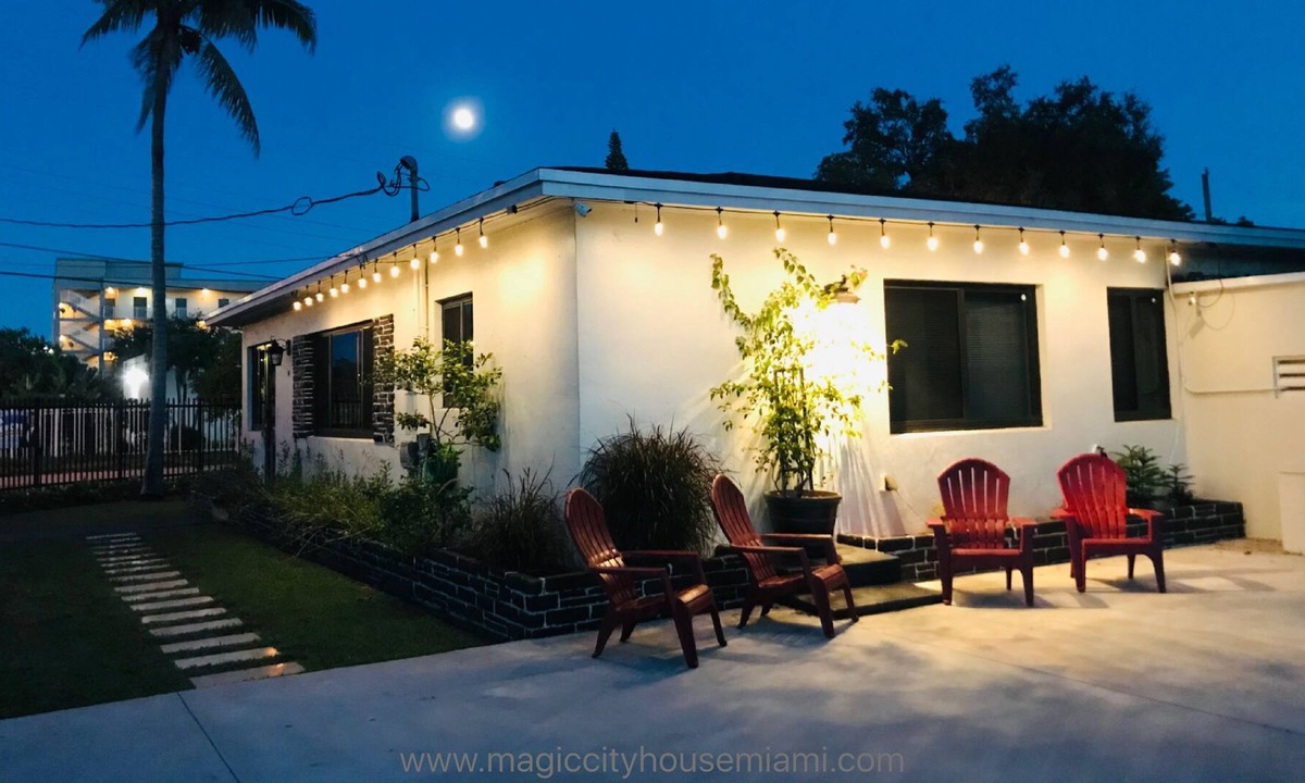 Little Haiti House | Magic City House Miami 3/2 Gated Parking/KING BED!