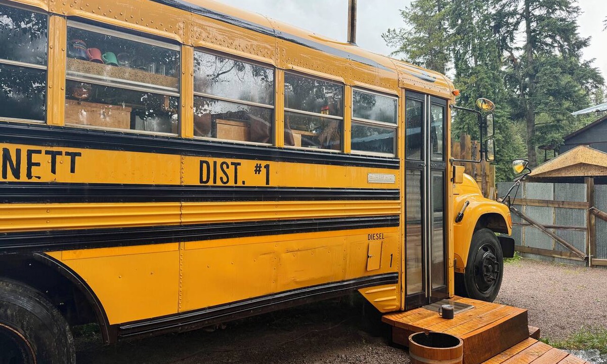 Martin City House | Magic School Bus in historic Martin City offers a memorable getaway