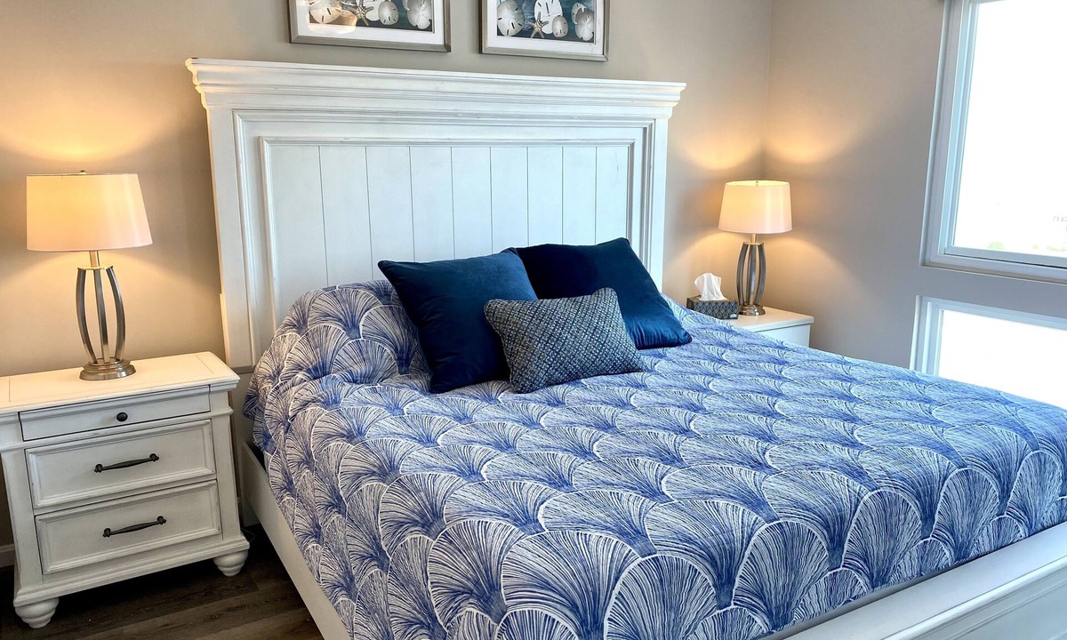 Midtown Ocean City Condo | MAKAI'S CONVENTION CENTER NEWLY REMODELED OC INDOOR POOL FITNESS BILLIARDS
