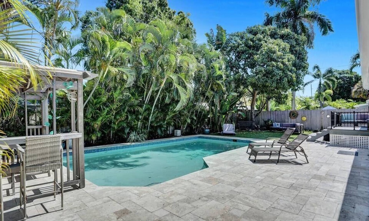 Wilton Manors Villa | Mama Mia Villa Summar