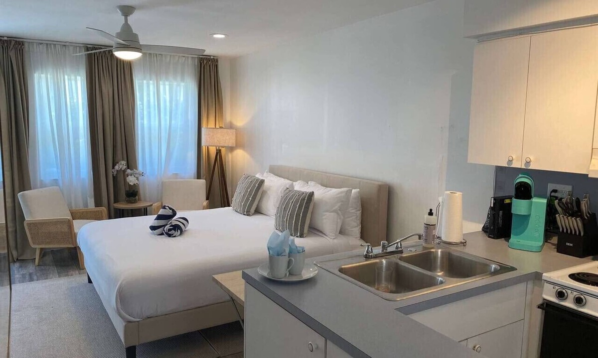 Hollywood South Central Beach Cabin | marine villas # 3 Beach access