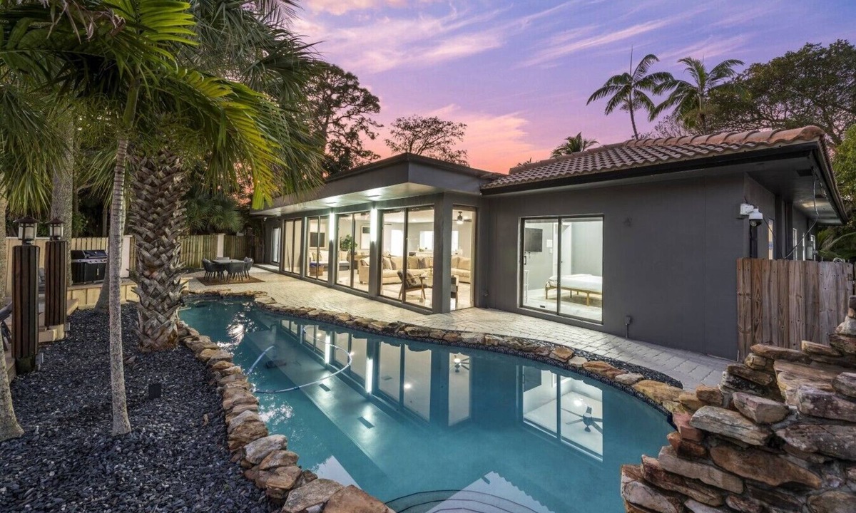 Riverside Park House | Mega-Yacht Showcase Villa with Pool Table/Marble