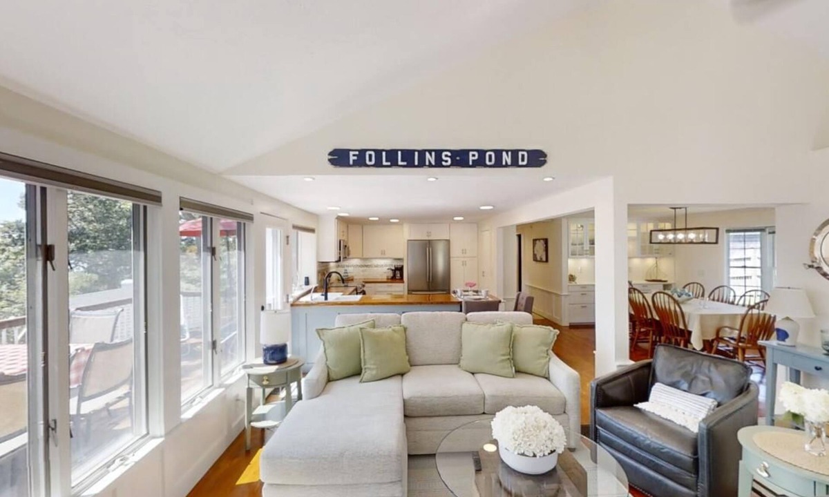 Yarmouth Port House | Meticulously renovated with Waterviews of Follins Pond