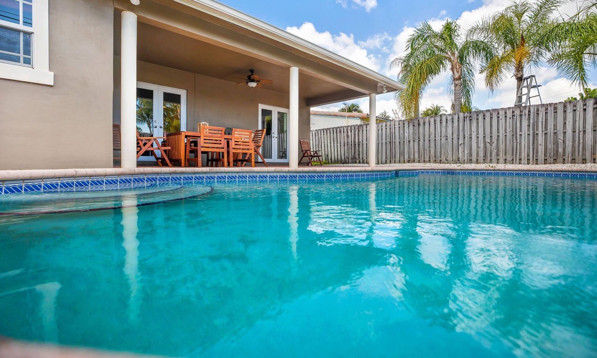 Fort Lauderdale House | "MIA Casa"! 4BR 3Bath 2500Sqft home 5 min to Beach