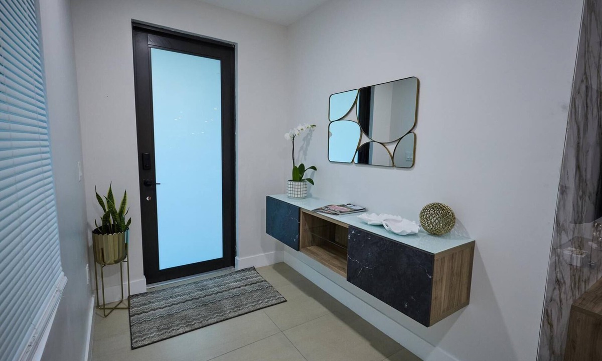 Allapattah House | Miami Chic casa elegante y comoda en el corazon de Miami con 5 cuartos y mas