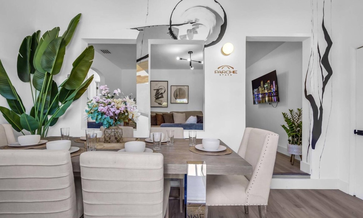 Liberty City House | Miami Cozy Home Next Wynwood & Design District