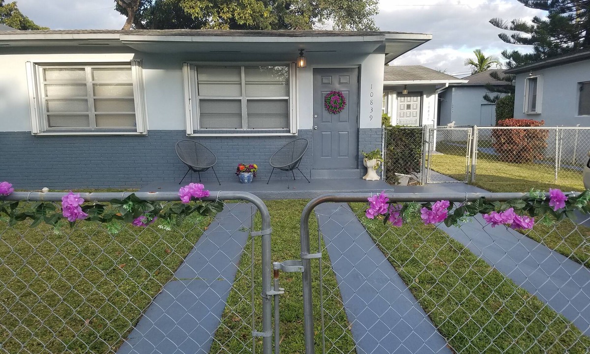 Miami Shores Apartment | MIAMI HOME 100% PRIVATE: S. Check-in F WiFi & PKG