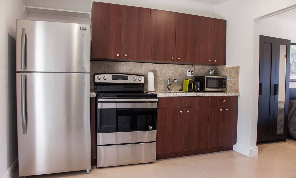 Buena Vista Apartment | Miami Modern Studio in Historic District 14