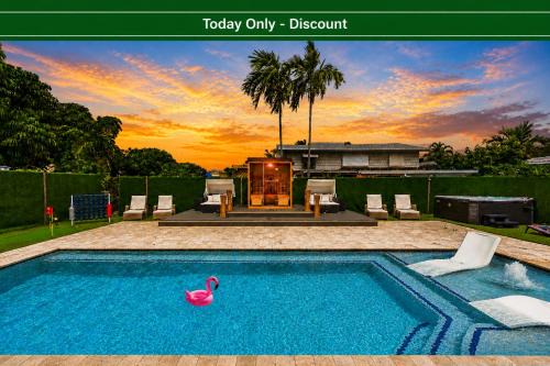 Ives Estates House | Miami Resort Villa - Volleyball - Jacuzzi - Sauna