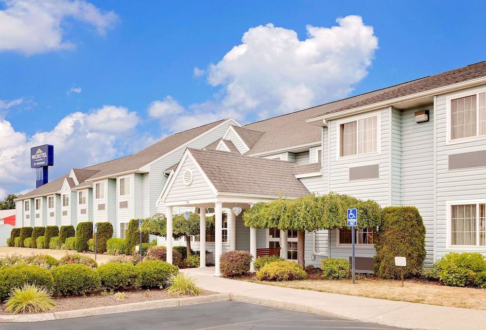Wellsville Hotel | Microtel Inn & Suites by Wyndham Wellsville