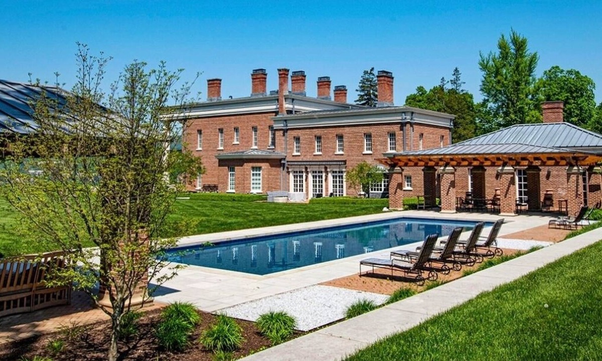 Garrison House | Mid-Century Hillside Estate for Your Exceptional Memories