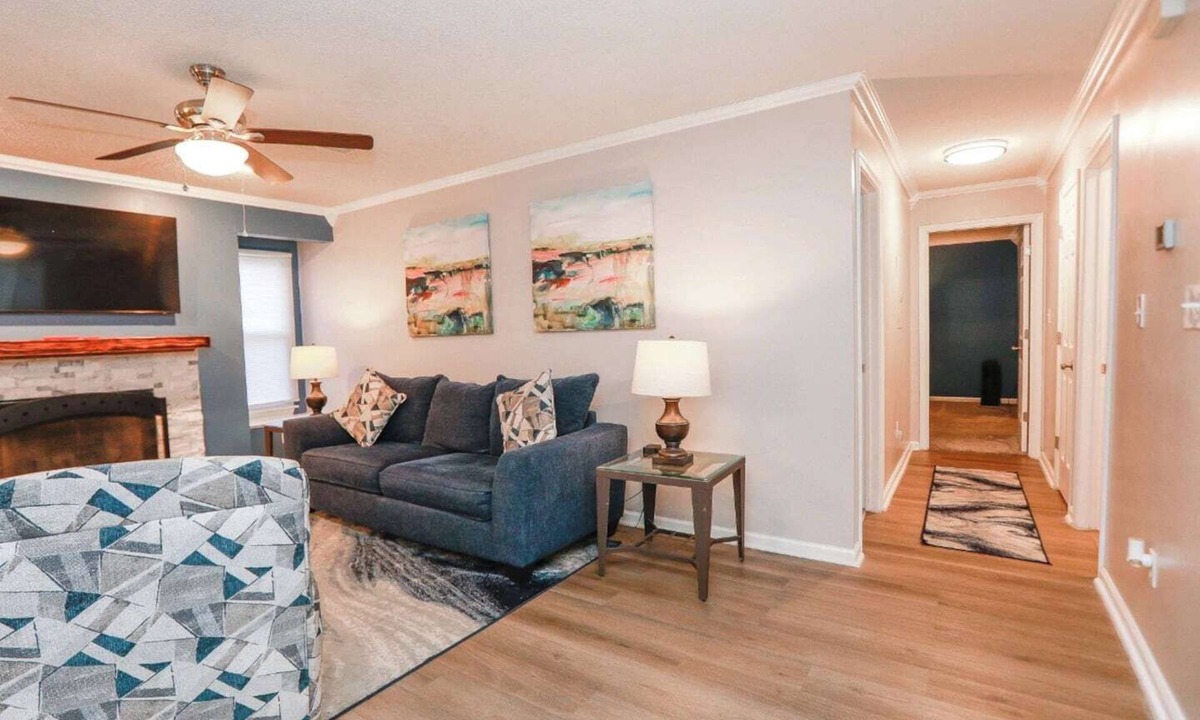 North Newport News Condo | *Mid/Long Term Rental* Cozy Home at Mary Roberts