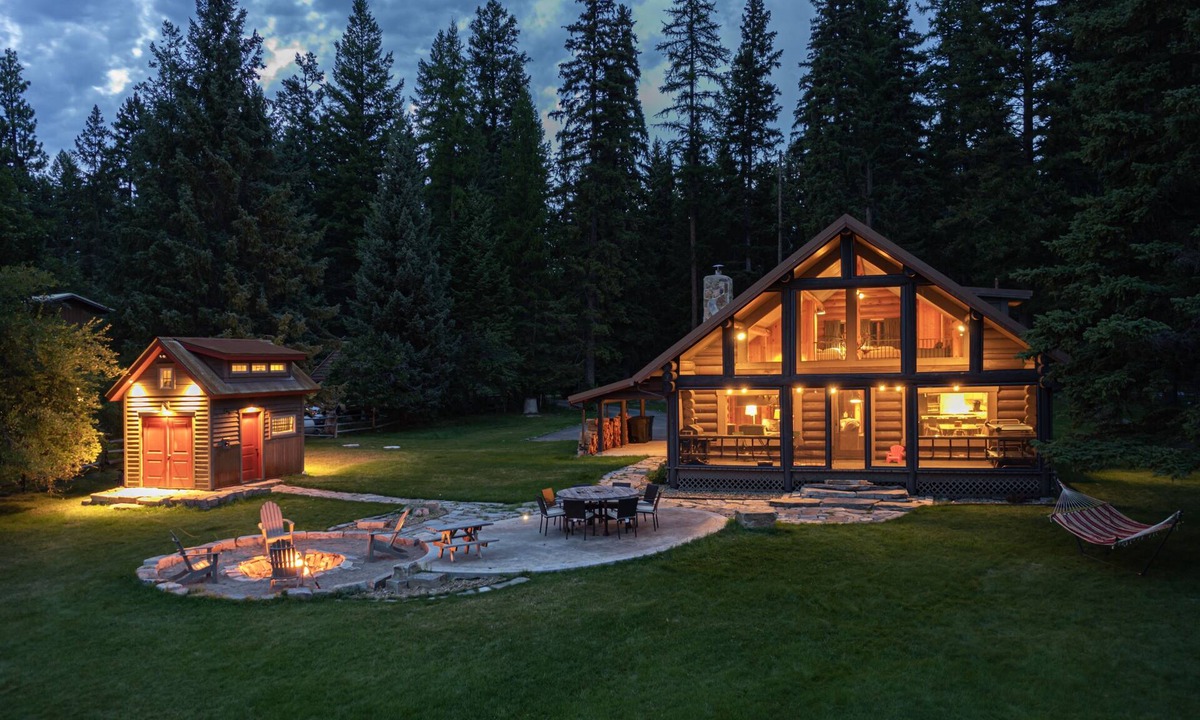Libby Cabin | Middle Thompson Lake Log Cabin