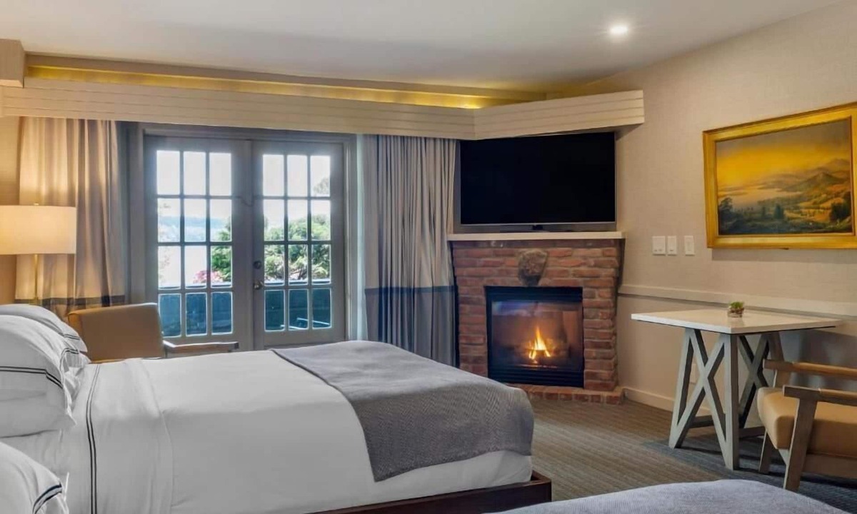 Meredith Hotel | Mill Falls Resort Collection at the Lake