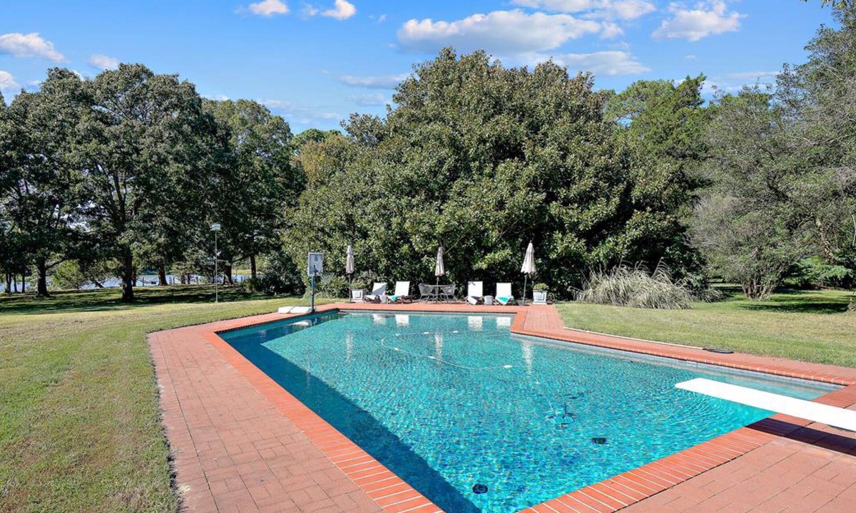 Royal Oak House | Minutes from Downtown Easton and St. Michaels | Kayaks | Pool | Private Dock