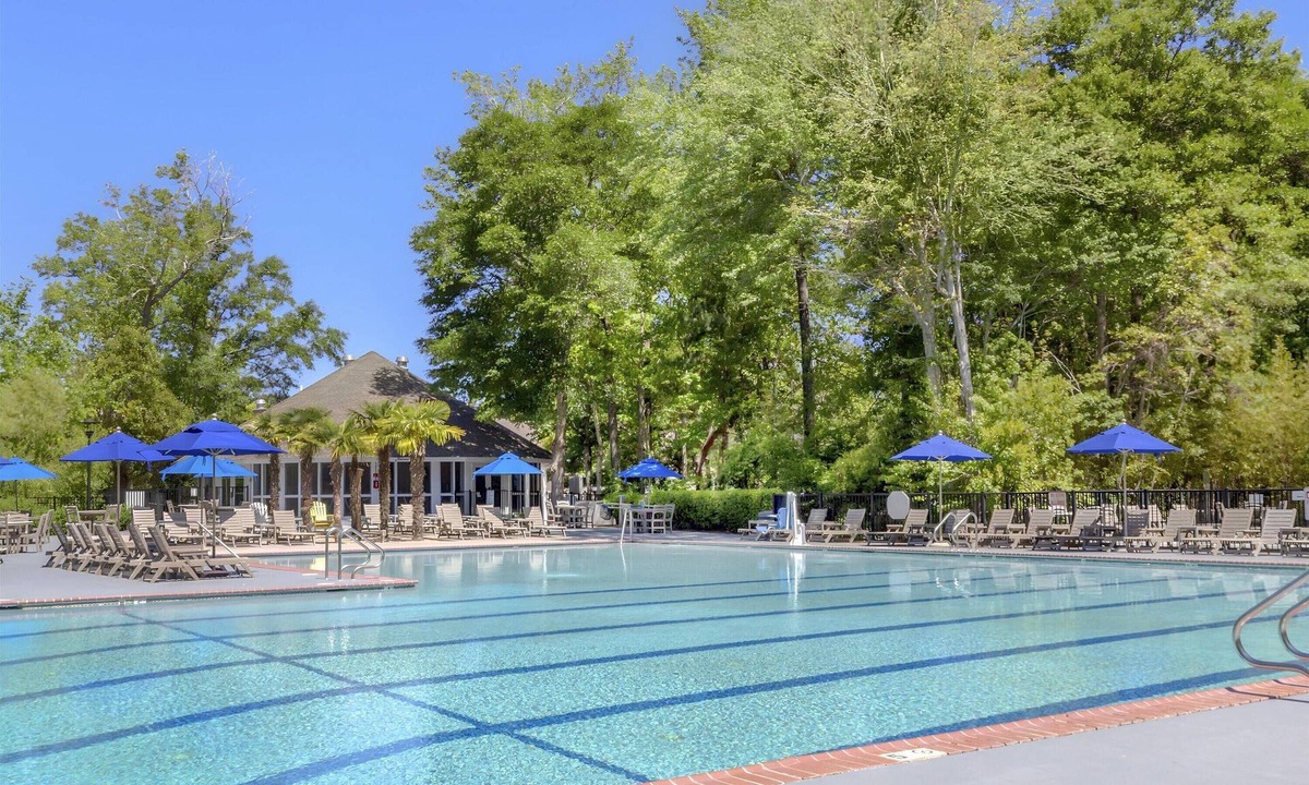 Sea Scape Hotel | Modern 1BR Suite: Kitchen & Lake Access near Sea Scape Golf Links